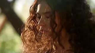 ცუდი russa რუსი გოგონა ხუმრობები ერთად ვიბრატორი საწოლში