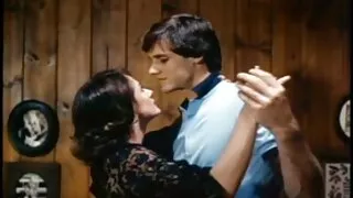 Brunette fucked horny შეყვარებული ხვრელი შუა თითი