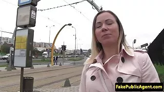 აყენებს სუსტი რამ განზე hairy pussy masturbating