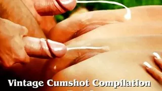 ორი sluts მსახურობდა dude ის cock მათი mouths და pussies მოხდა