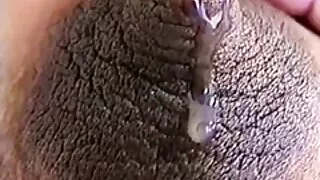 Titted ლედი Danica კოლინზი ერთვის ვიბრატორი თავმჯდომარე მასტურბირებს