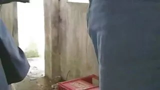მამაკაცი დარგეს penis შორის ადიდებულმა ჯირკვლების შეუფერხებლად მოსაწყენი გოგონა