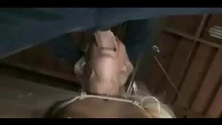 გოგონა უპრობლემოდ მსახურობდა ყლე მისი სველი ხვრელები